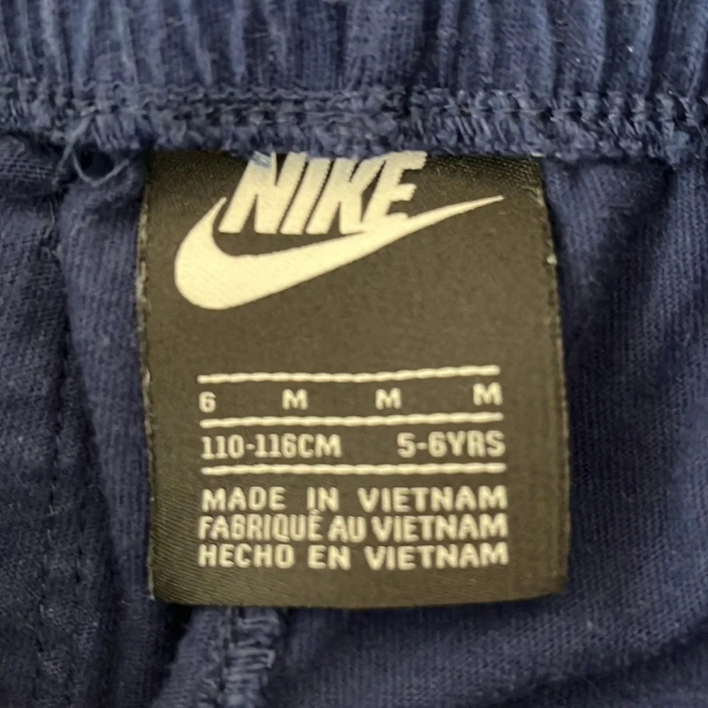 Nike navy blue sweatpants for girls, size 5/6 NWOT